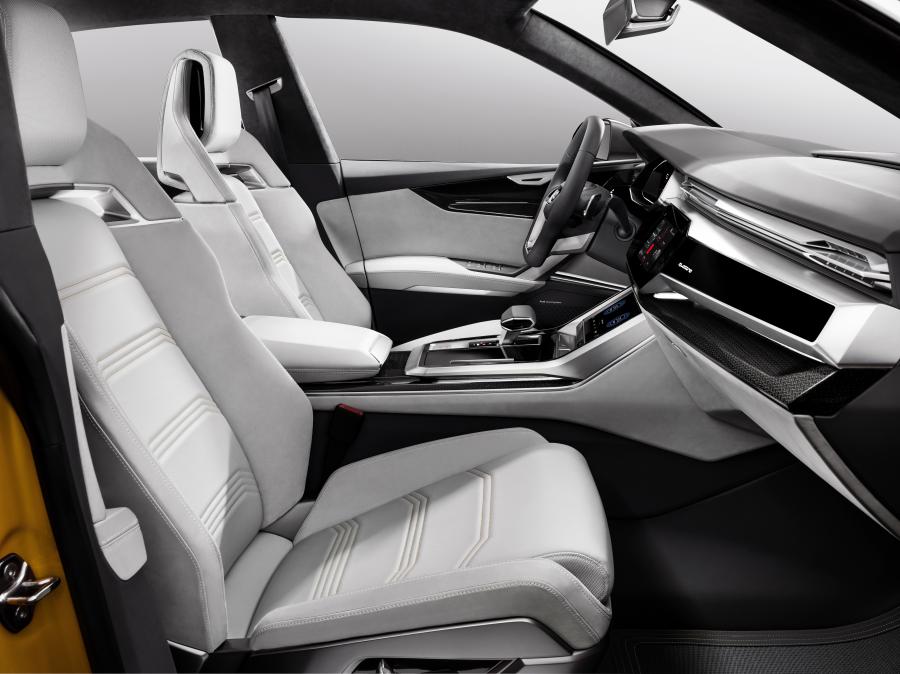 Интерьер Audi Q8 Sport Concept 2017 года  (фото 15 из 33)